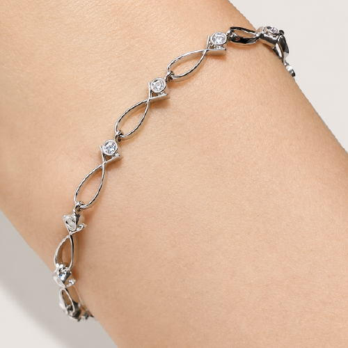Fish Motif Diamond Bracelet