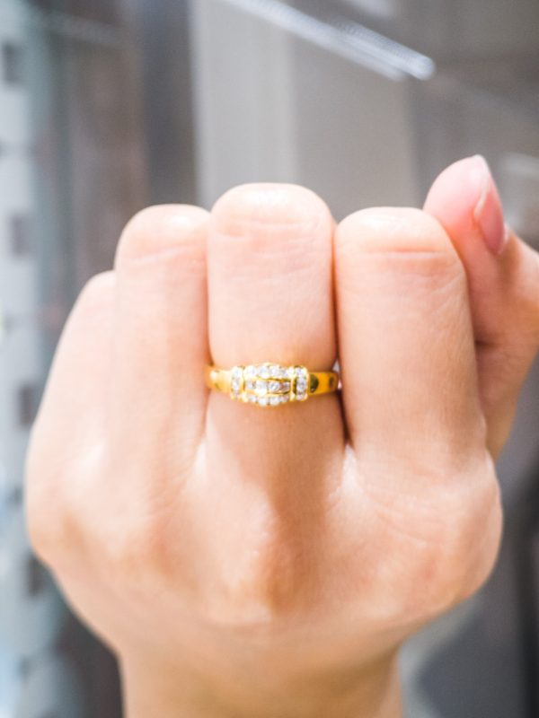 Eyelet Yellow Gold Diamond Ring - Image 3