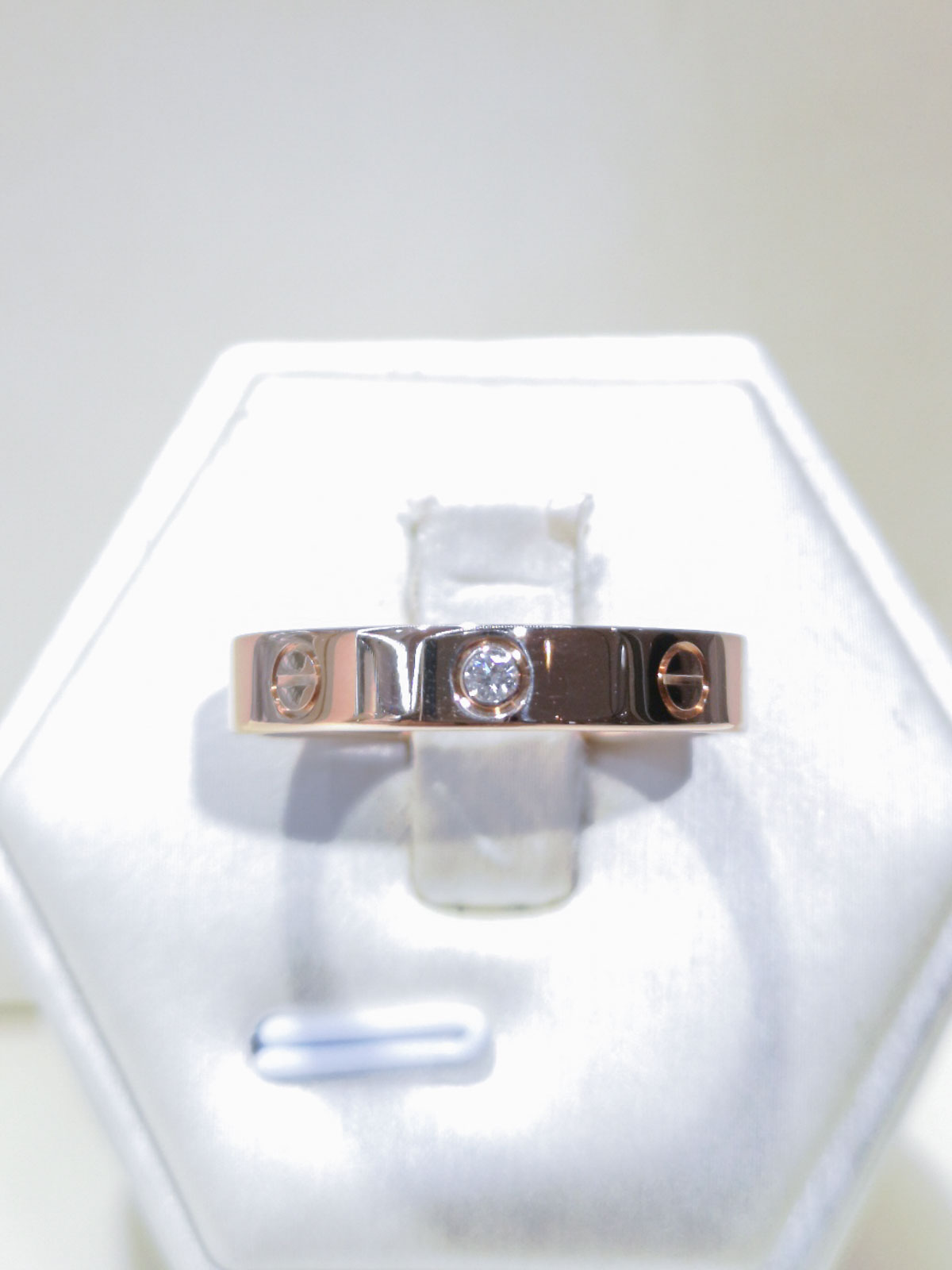 cartier love ring one diamond