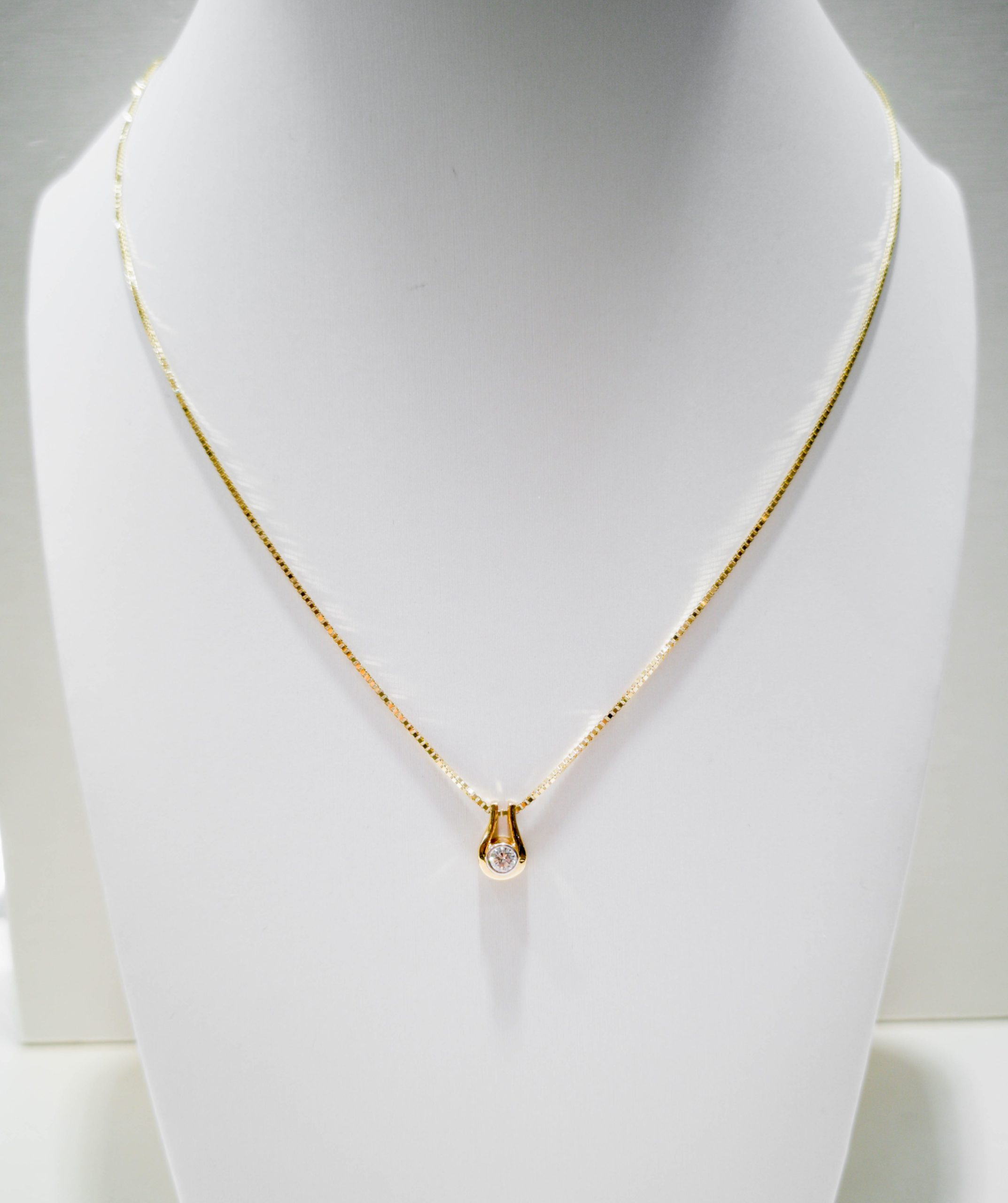 Horseshoe Solitaire Pendant ValueMax Jewellery