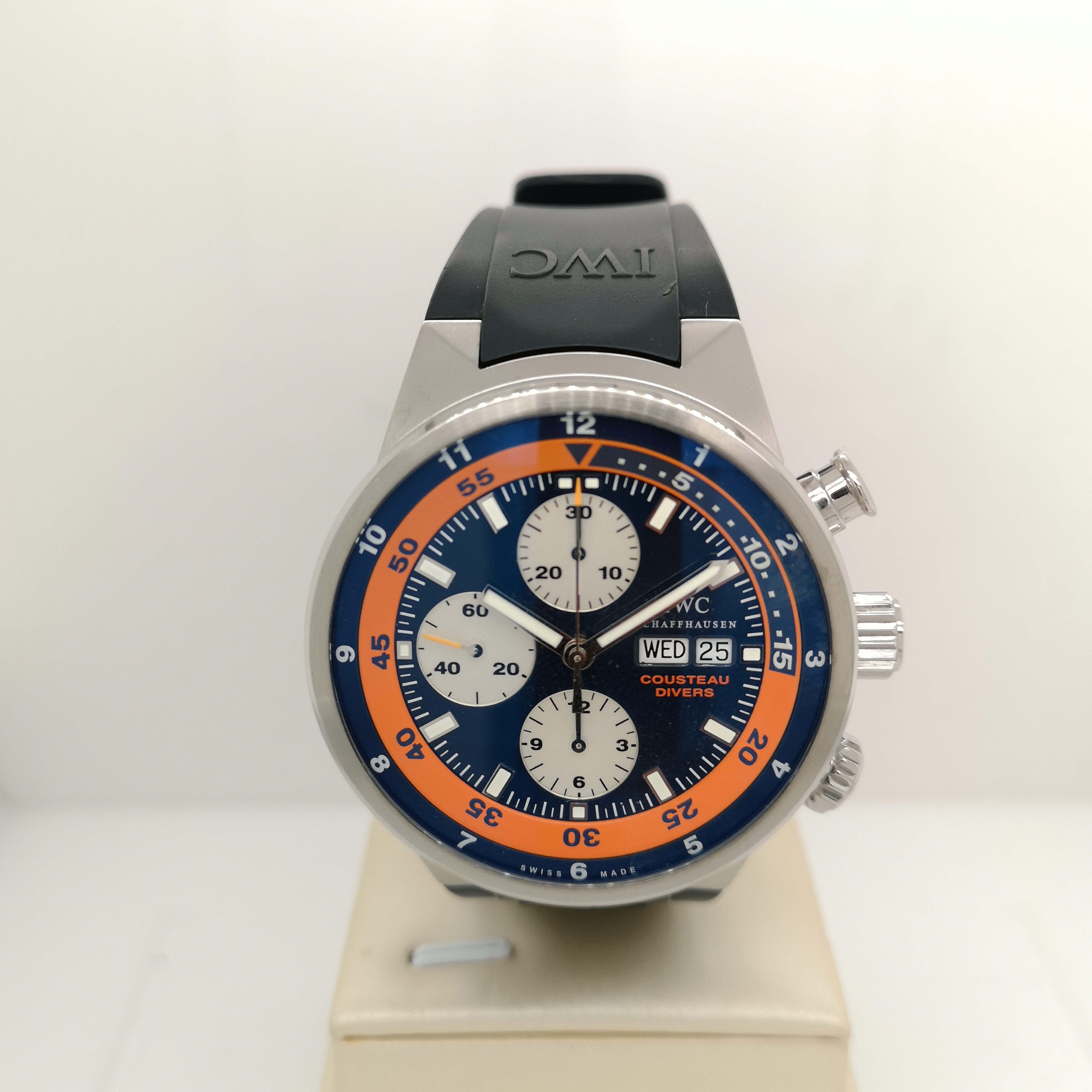 cousteau divers watch
