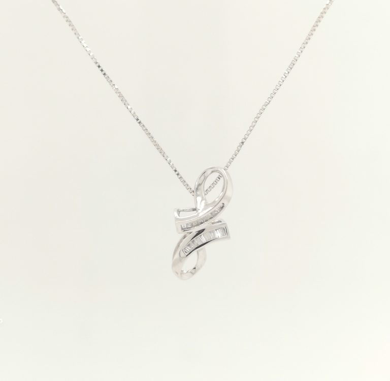 Intertwined Knot Pendant