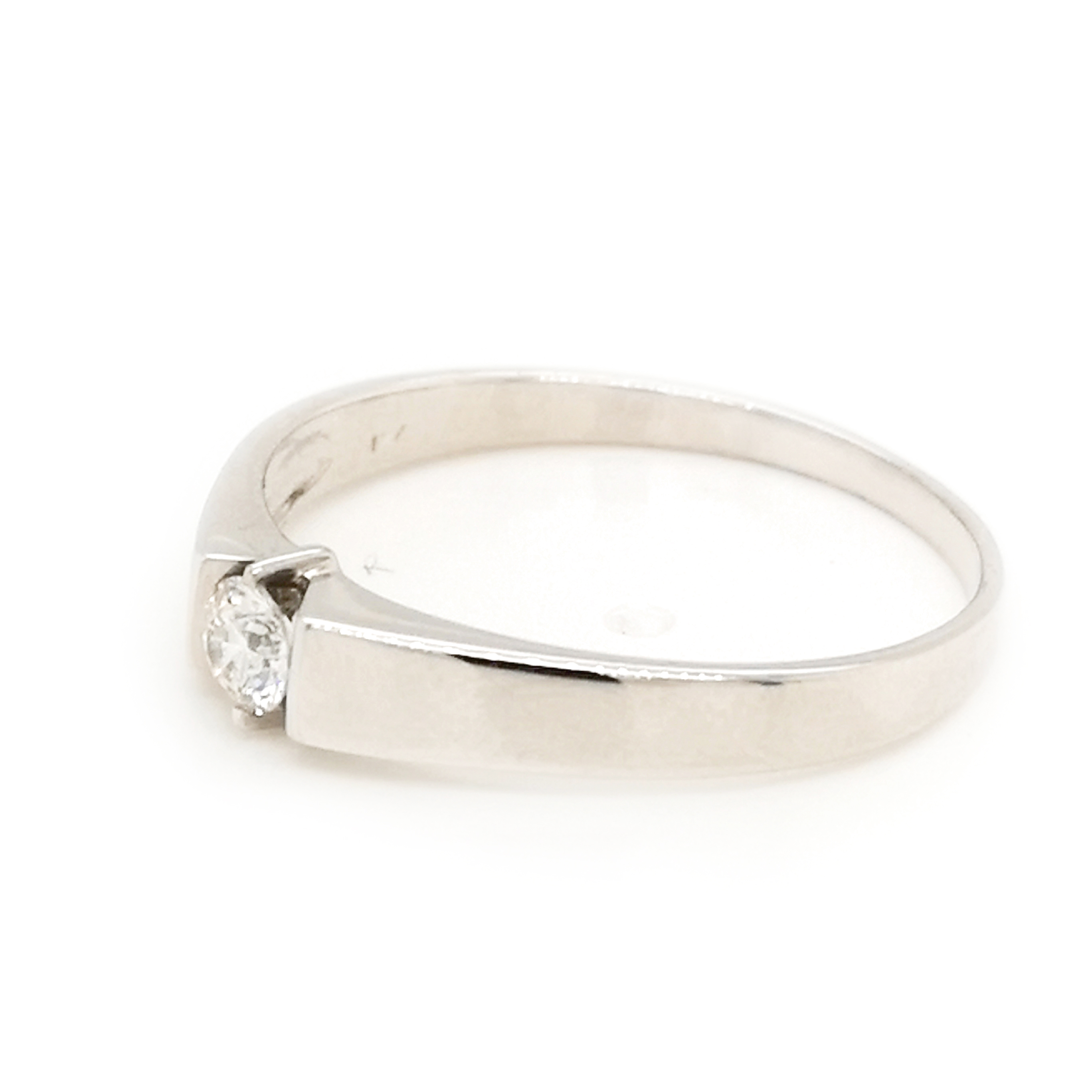 18K White Gold Diamond Ring - ValueMax Jewellery