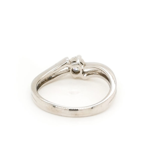 18K White Gold Diamond Ring - Image 3
