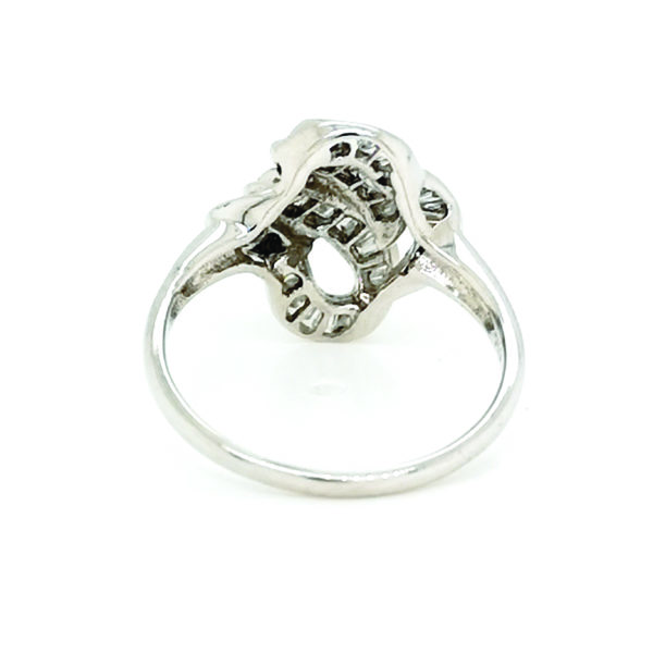 18K White Gold Diamond Ring - Image 3