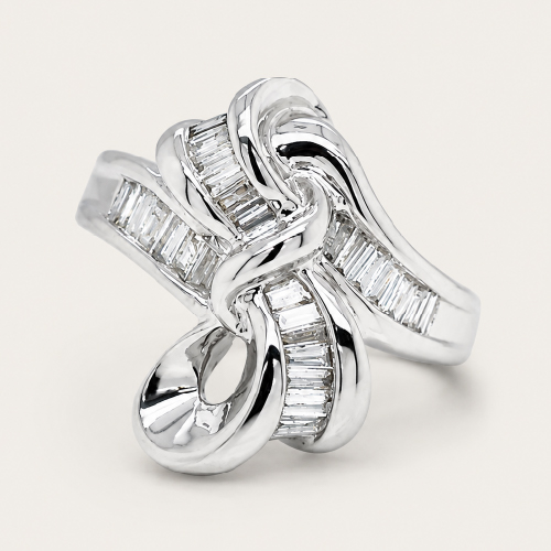 18K White Gold Diamond Ring
