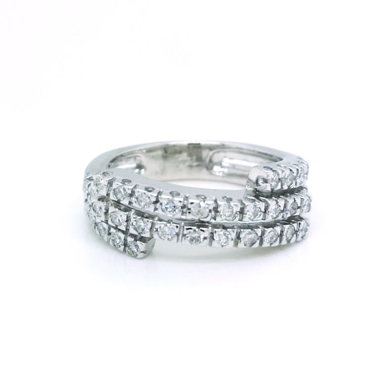 18K White Gold Diamond Ring