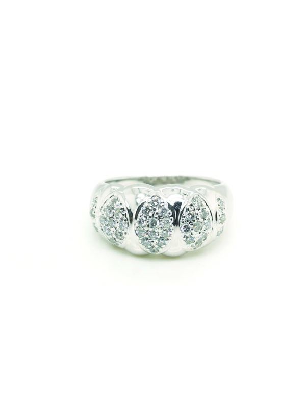 18K White Gold Diamond Ring