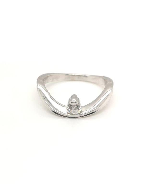 18K White Gold Diamond Ring