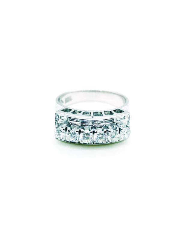 18K White Gold Diamond Ring