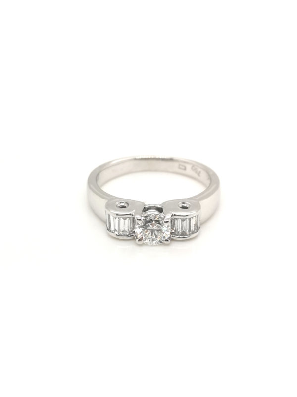 18K White Gold Diamond Ring