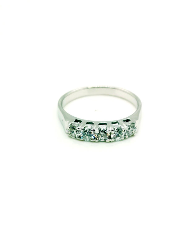 18K White Gold Diamond Ring