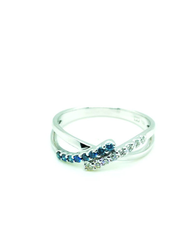 18K White Gold Diamond Ring
