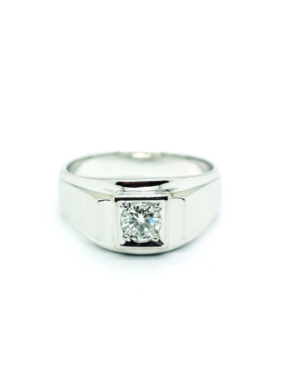 18K White Gold Diamond Ring