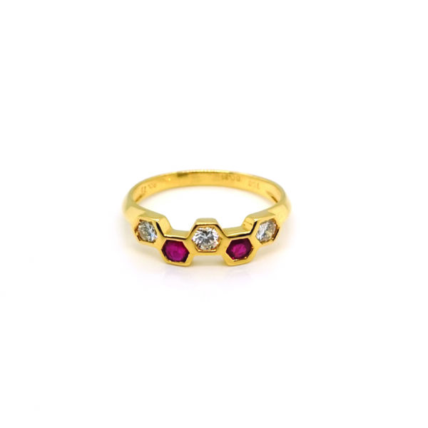 18K Yellow Gold Diamond Stone Ring