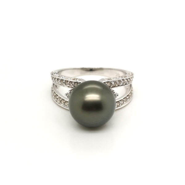 18K White Gold Diamond Pearl Ring