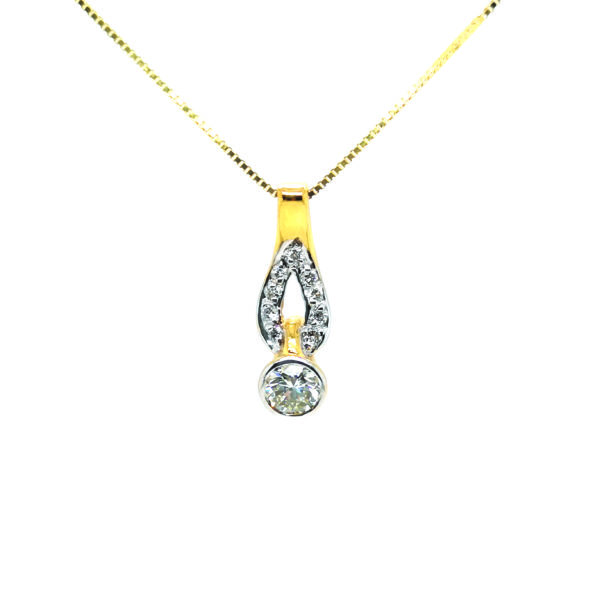 18K Yellow Gold Diamond Pendant