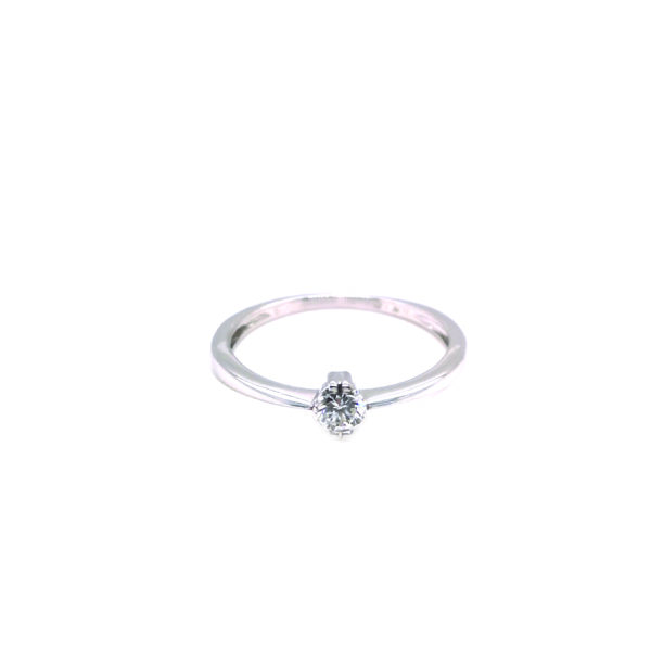 18K White Gold Diamond Ring