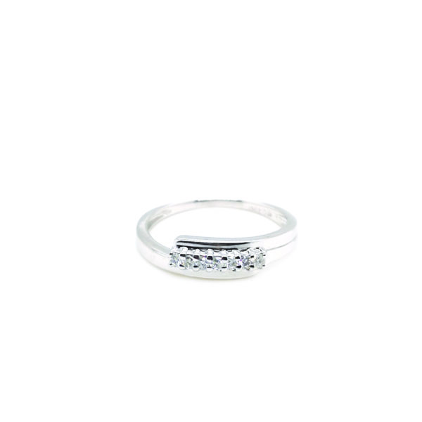 18K White Gold Diamond Ring