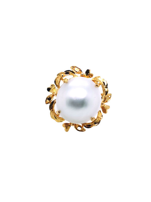 20K Yellow Gold Mother Of Pearl Ring