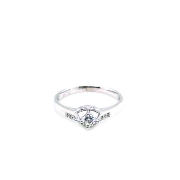 18K White Gold Diamond Ring