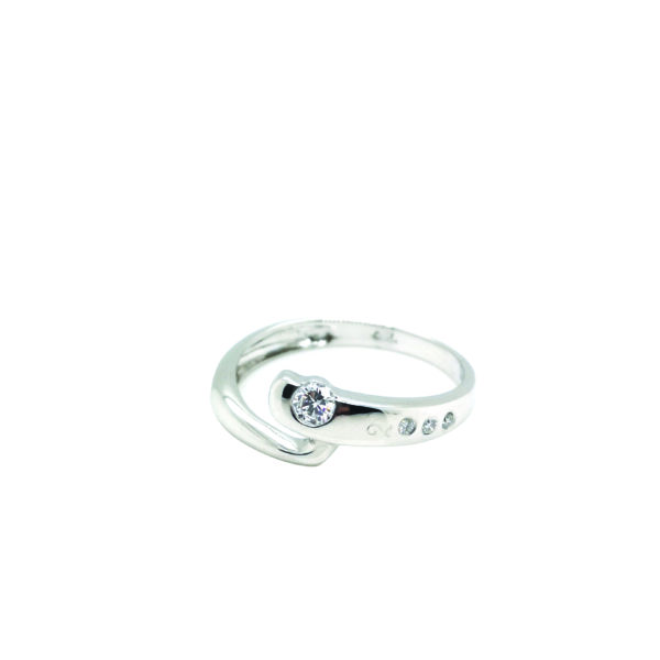 18K White Gold Diamond Ring