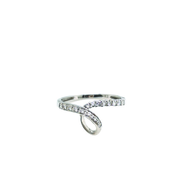 18K White Gold Diamond Ring