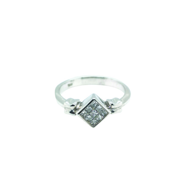 18K White Gold Diamond Ring