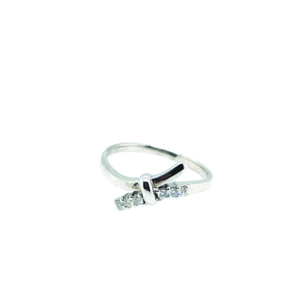 18K White Gold Diamond Ring