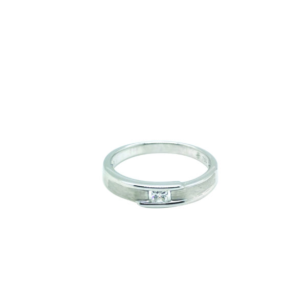 18K White Gold Diamond Ring