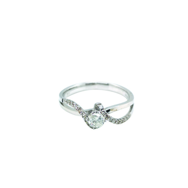 18K White Gold Diamond Ring