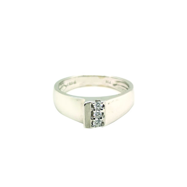 18K White Gold Diamond Ring