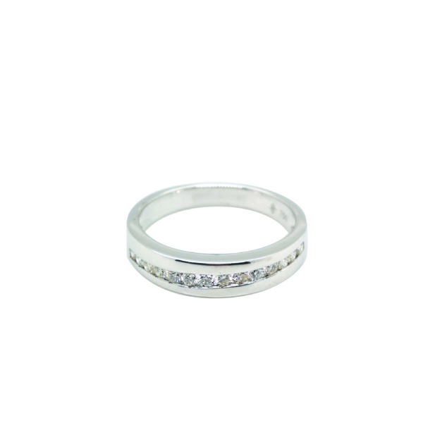18K White Gold Diamond Ring