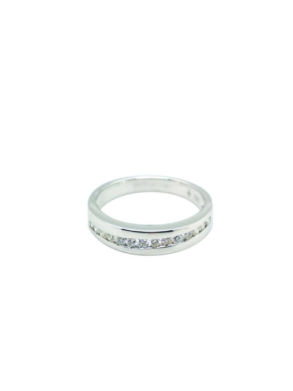 18K White Gold Diamond Ring