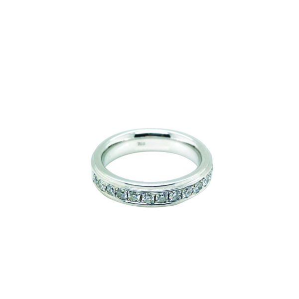 18K White Gold Diamond Ring