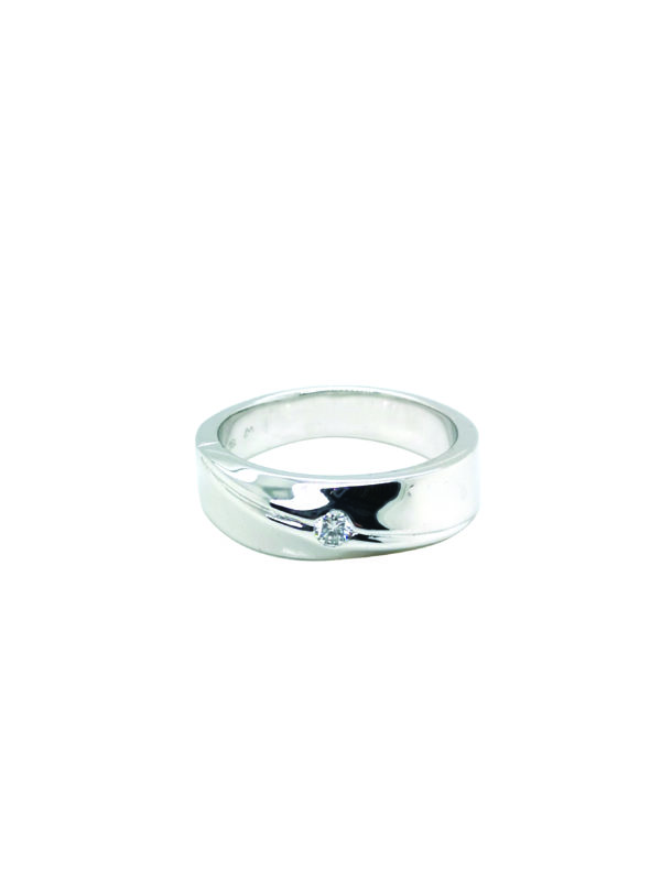 18K White Gold Diamond Ring