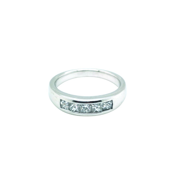 18K White Gold Diamond Ring