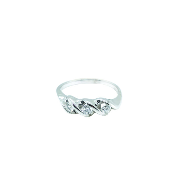 18K White Gold Diamond Ring