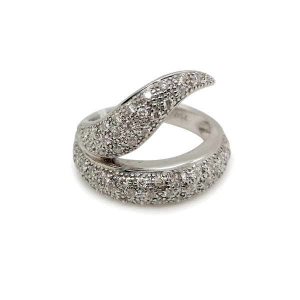 18K White Gold Diamond Ring