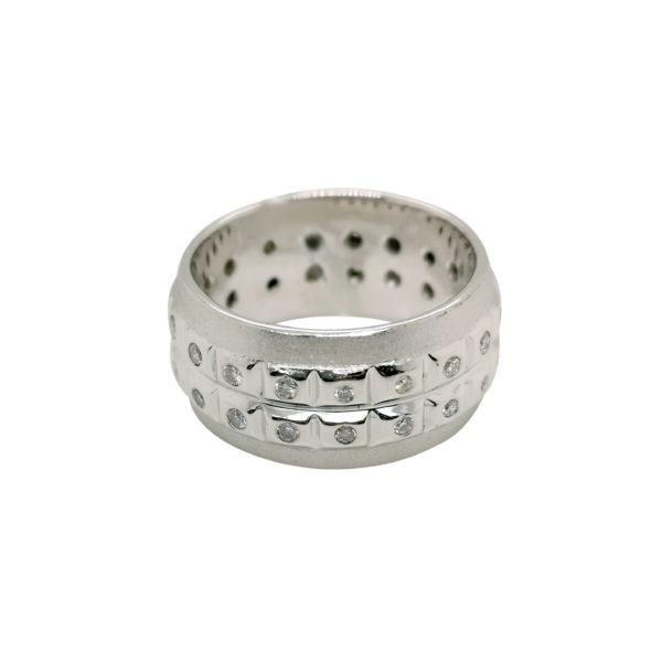 18K White Gold Diamond Ring