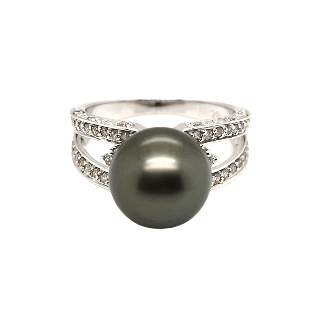 White Gold Diamond Pearl Ring