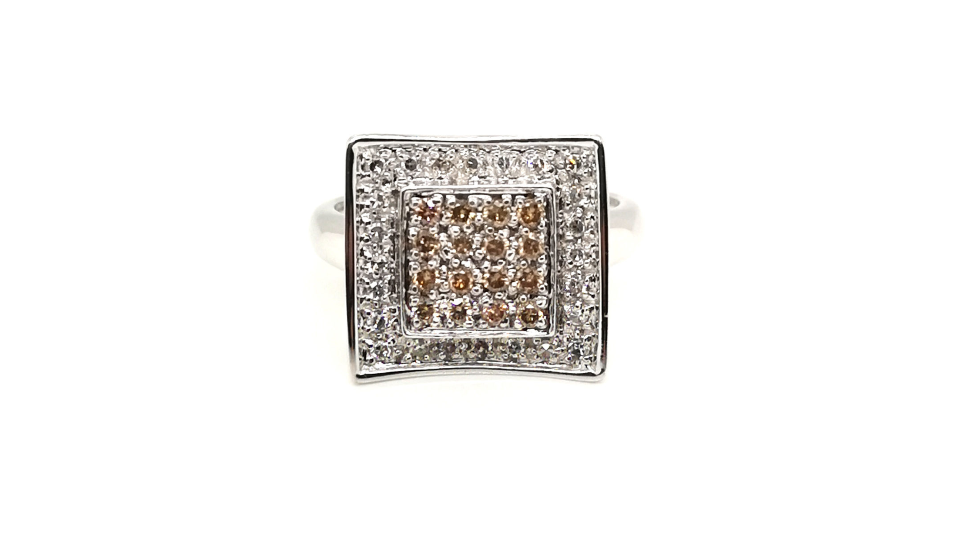 18K White Gold Diamond Ring