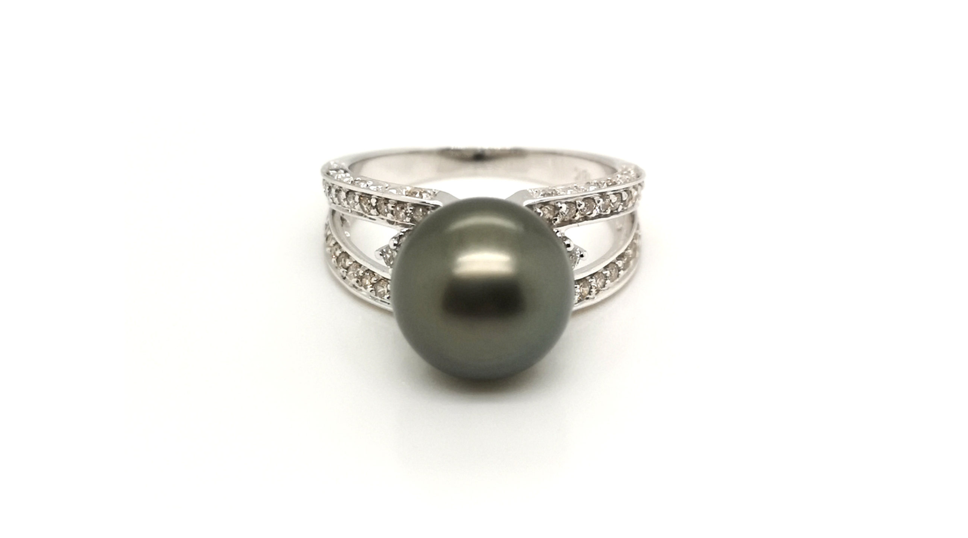 18K White Gold Diamond Pearl Ring