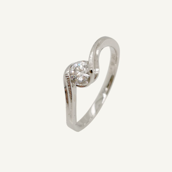 10K White Gold Diamond Ring