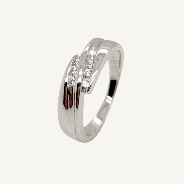 18K White Gold Diamond Ring