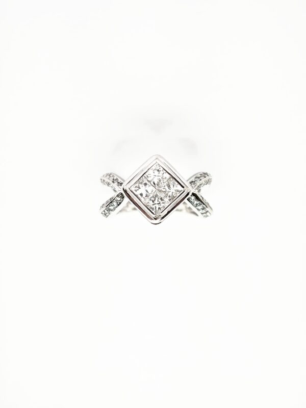 18K White Gold Diamond Ring