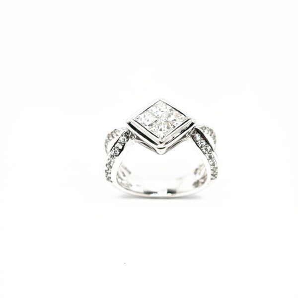 18K White Gold Diamond Ring