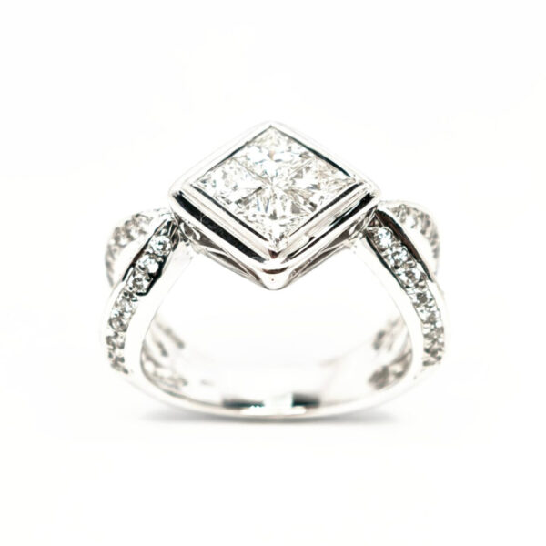 18K White Gold Diamond Ring