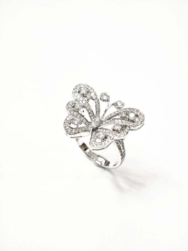 750 White Gold Diamond Ring