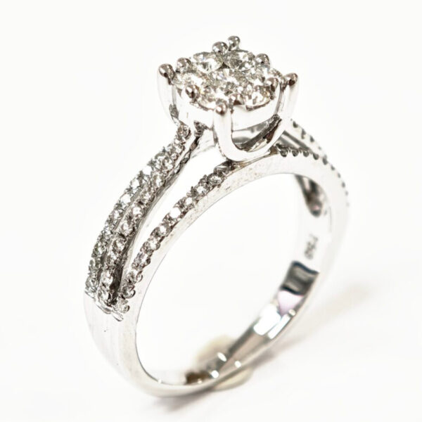 750 White Gold Diamond Ring